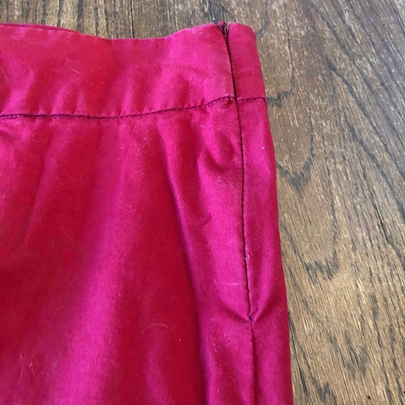 Side zipper A-Line Gap size 6 red skirt with pleats ❤️⭐️ - Picture 2 of 4